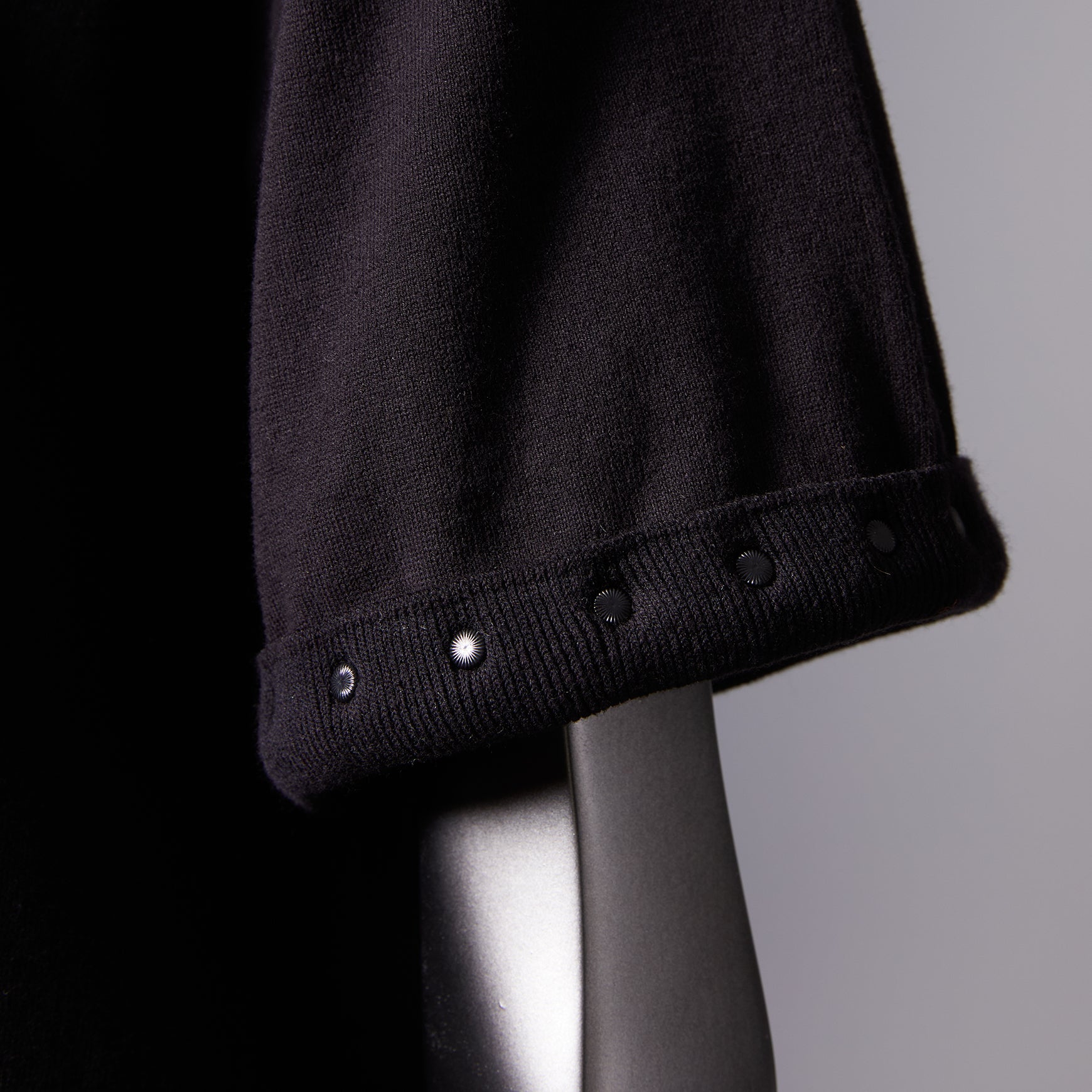 TYPE-1 Knit Organic Cotton Half Sleeves with Hand Crochet Collar (Black)